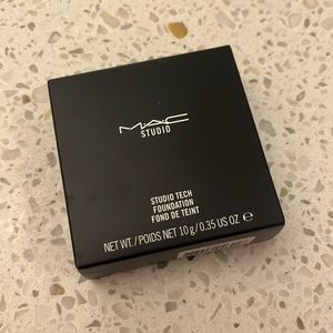 MAC Studio Tech Foundation NW20